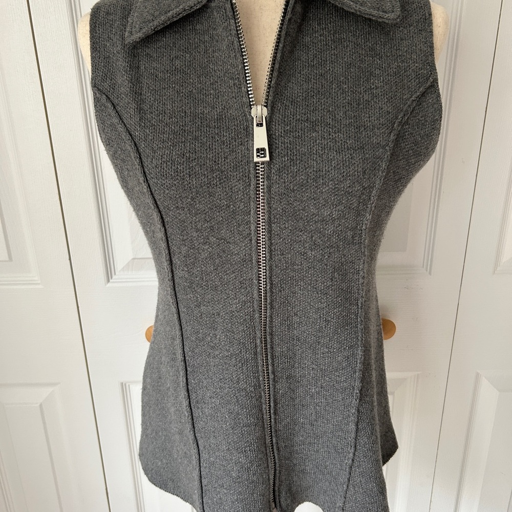 Gray Zip-Up Sleeveless Sweater Vest